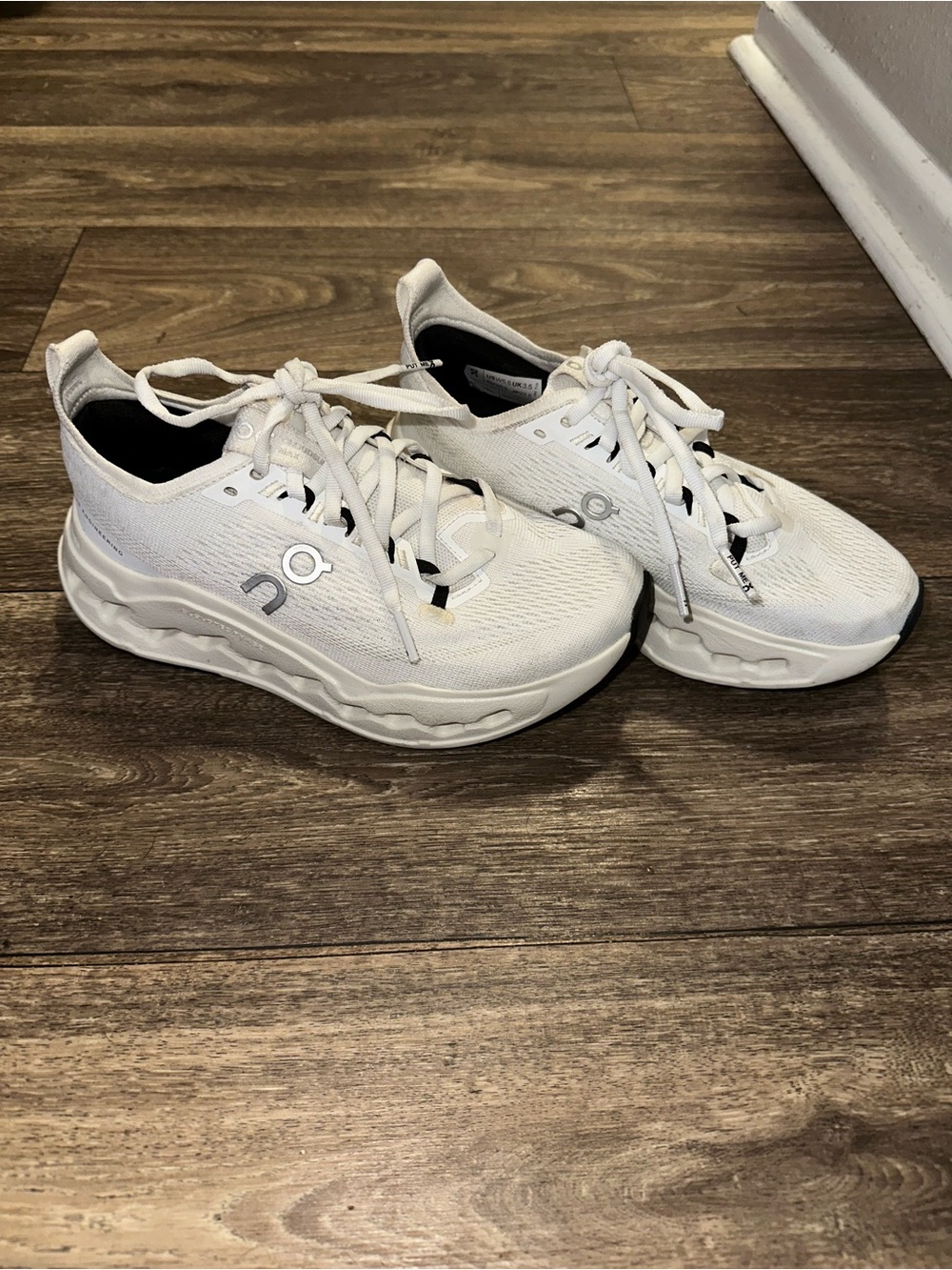 On Running On Cloudsurfer Max Women's Sneakers - Picture 2 of 16